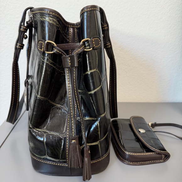 Dooney and Bourke Brown Croc Embossed Leather Tote with Matching Wristlet - Picture 5 of 13